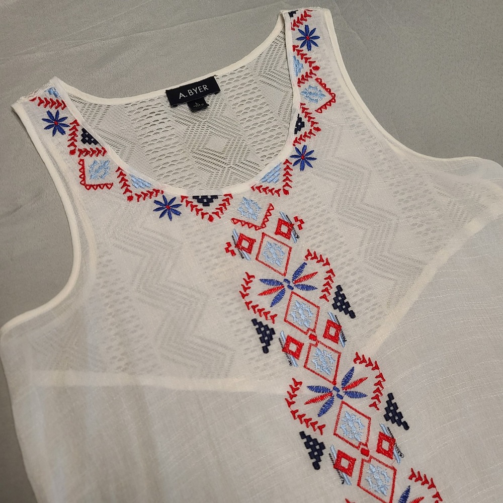 A. Byer Tank Top Womens Large White Embroidered Lace High Low Boho Sleeveless